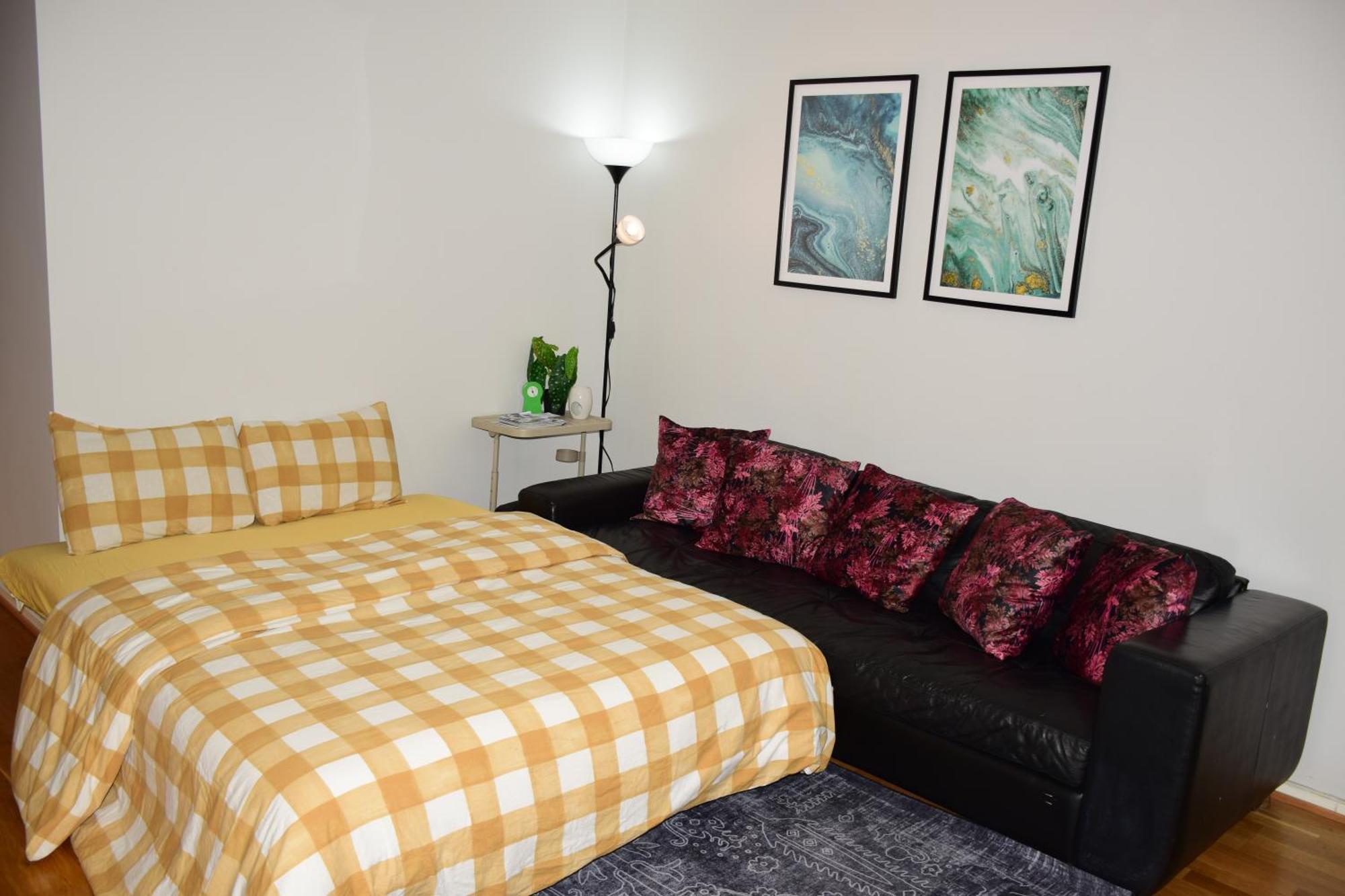 Nice And Cozy 2 Bedroom In Central Lägenhet